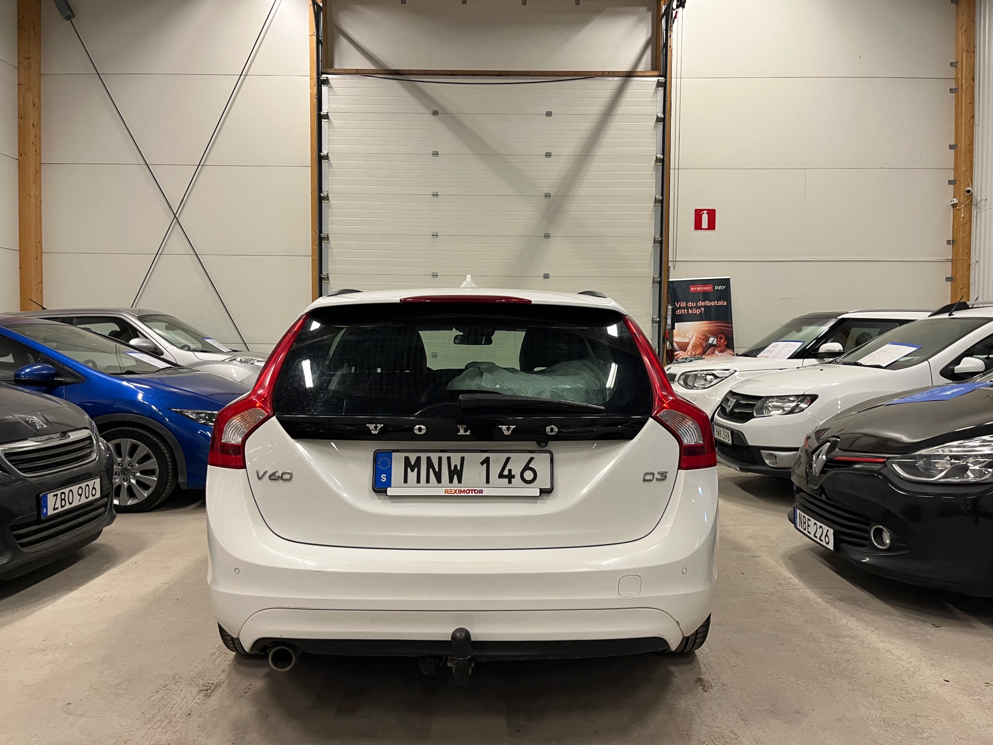 Volvo V60 2016, photo 5/45