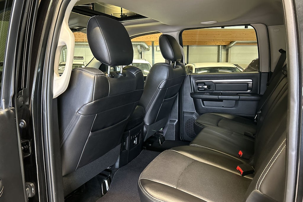 RAM 1500 Crew Cab 5.7 V8 HEMI 4x4 Sport luftfjädring