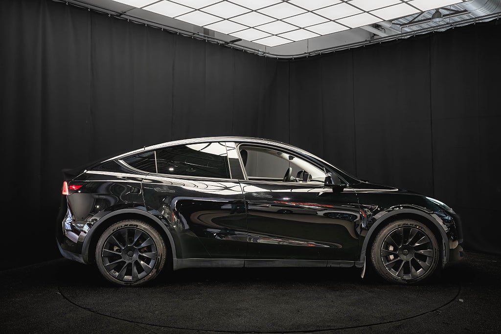Tesla Model Y Long Range AWD 20'' DRAG PANO 1-ÄGARE 91.2%SoH MOMS