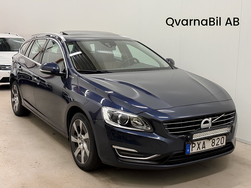 Volvo V60 D6 Plug-in Hybrid AWD Summum 283hk *1 Ägare/Drag/Pano*