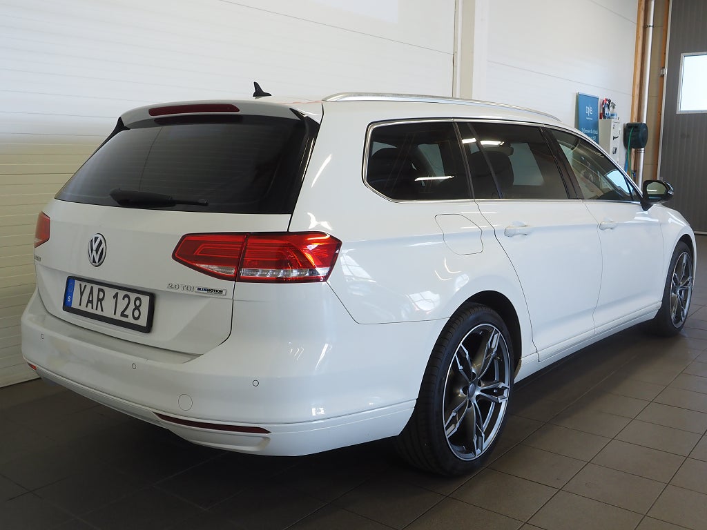 Volkswagen Passat Sportscombi 2.0 TDI 150hk D-Värmare Drag Kamera 2016