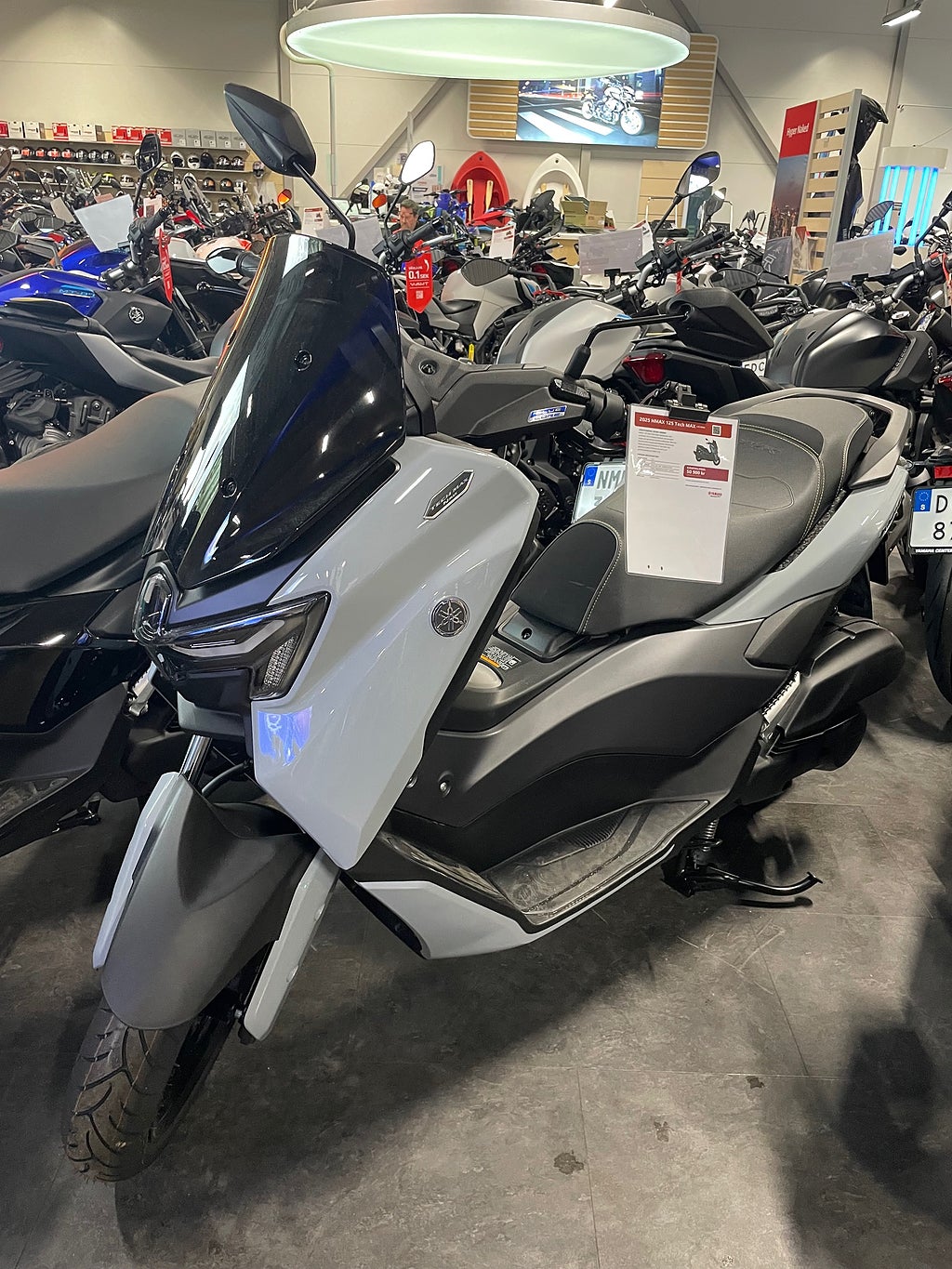Yamaha NMAX 125 ABS TECH MAX REA SPARA 2000 KR  N-MAX n-max