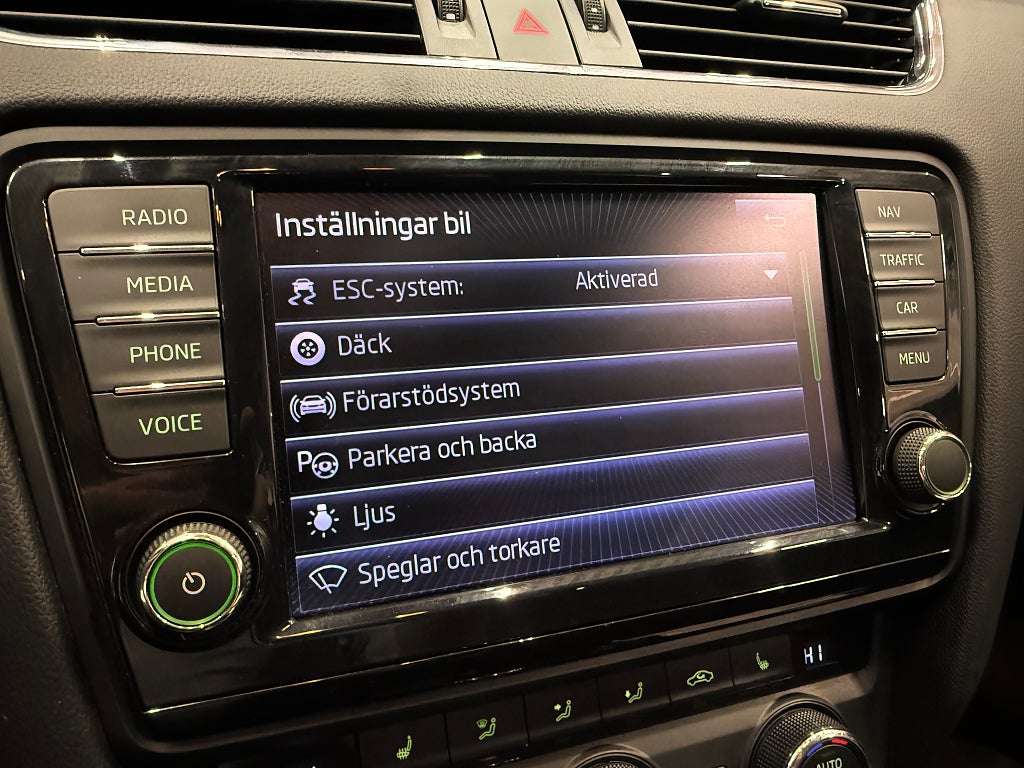 Skoda Octavia Kombi 2.0 TDI Business Edition, Vinterhjul Hemleverans - miniatyr 19