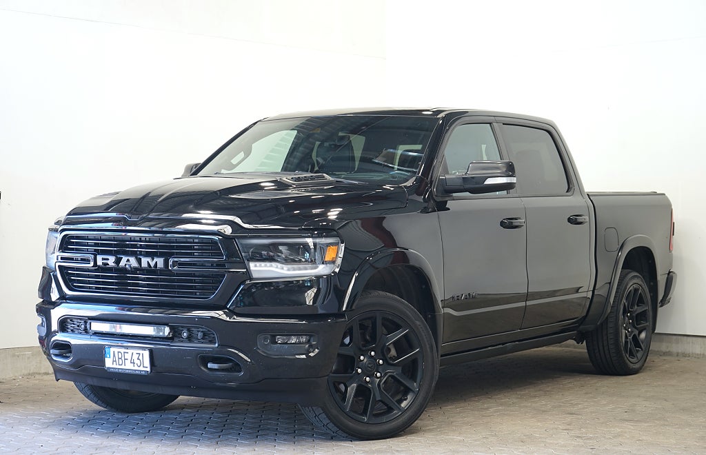 RAM 1500 5.7 V8 HEMI 4x4 Laramie NIGHT 395hk