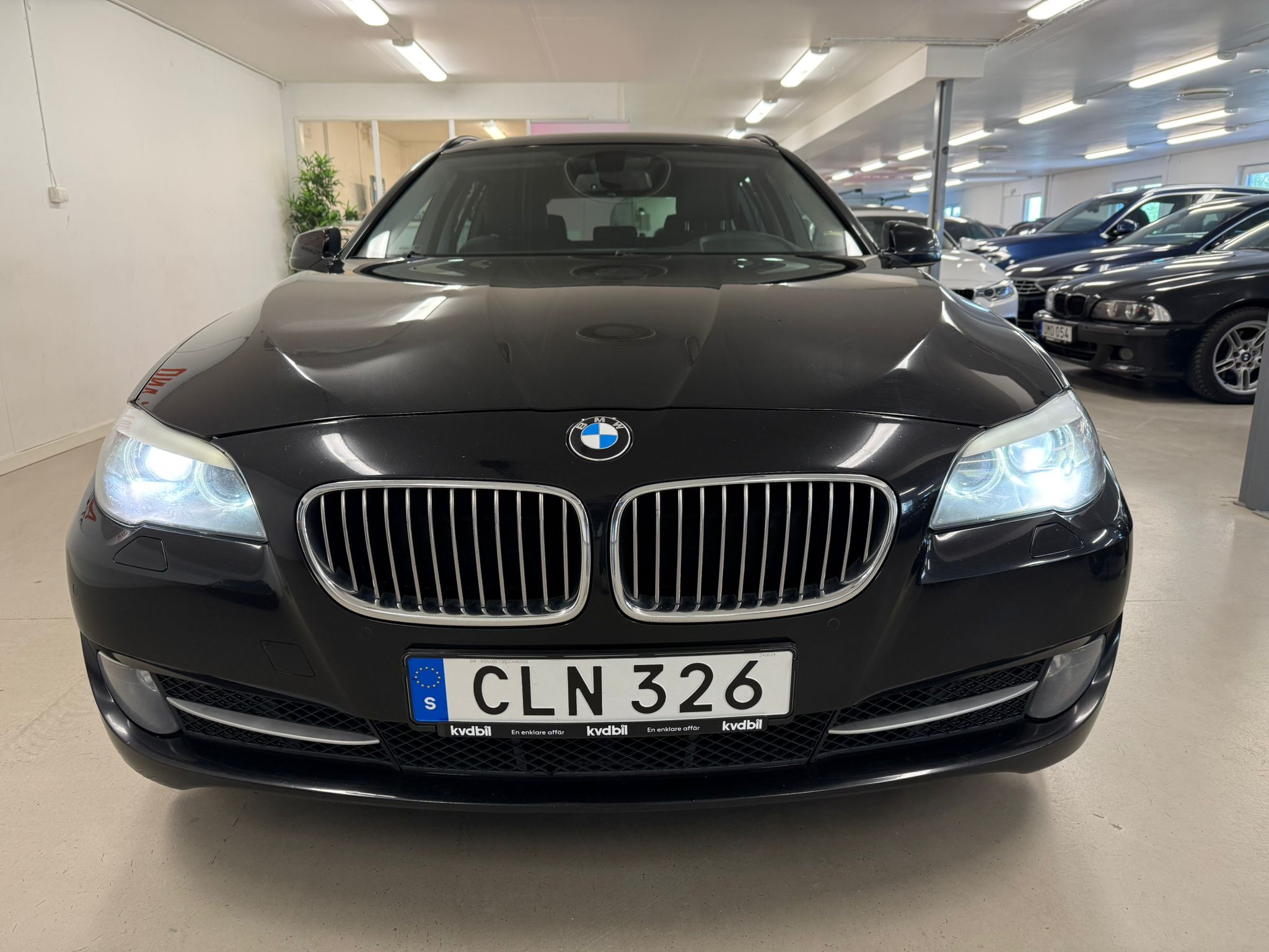 BMW 525 d xDrive Touring Steptronic 2013, bild 2/53