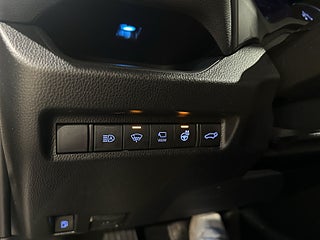 Toyota RAV4 Hybrid AWD Drag 360° JBL Skinn Mvärm SoV