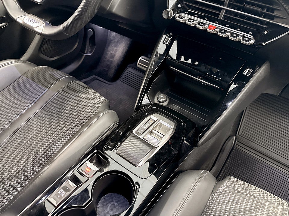 Bild på Peugeot 2008 GT 1.2 PT 130hk Aut - VECKANS KLIPP!