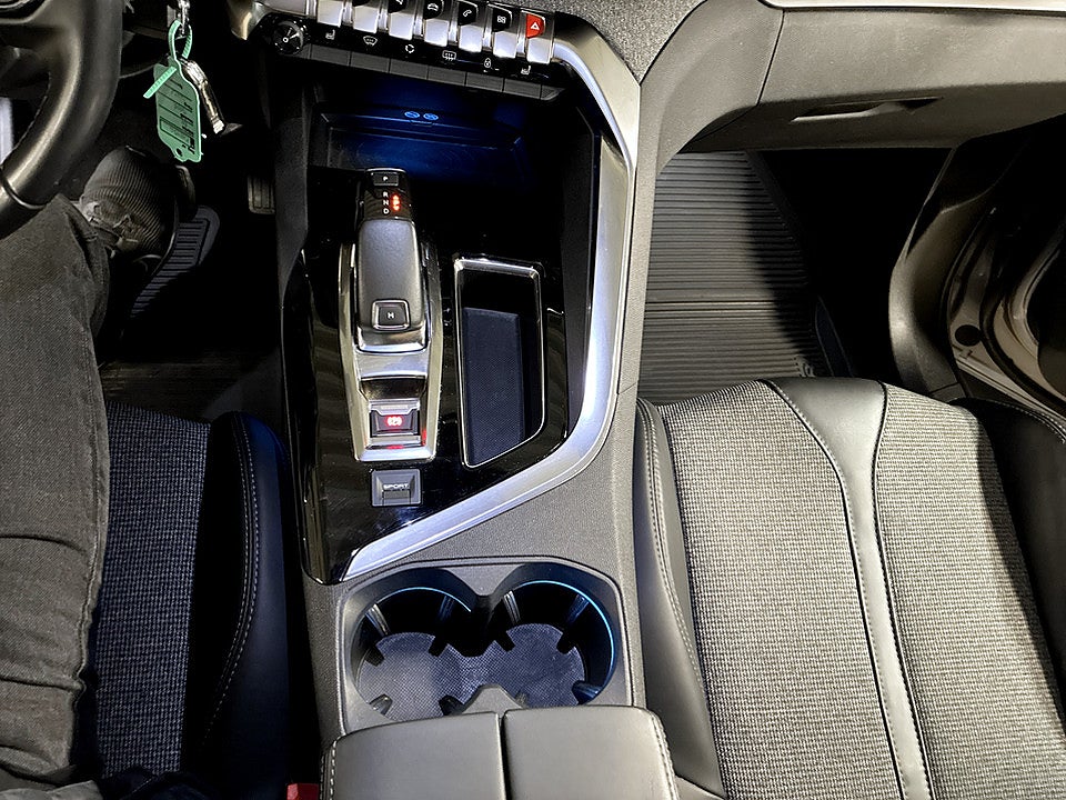 Bild på Peugeot 3008 Allure 1.2 PT 130hk Aut B-KAMERA CARPLAY
