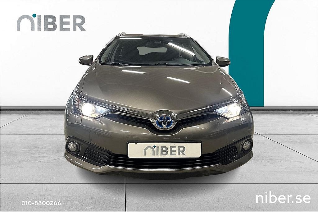 Toyota Auris 1.8 Touring Hybrid 136hk, 3 brukare, Intense, e-CVT