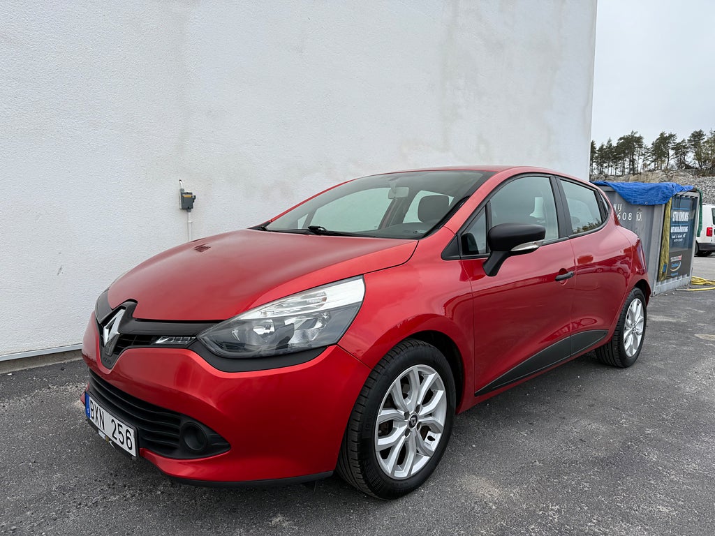 Renault Clio 1.2 Nybesiktigad, Lågmil, 2 Nycklar Kamrembytt