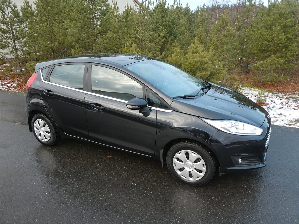 Ford Fiesta 5-dörrar 1.0 EcoBoost 100hk Titanium  2576 Mil !