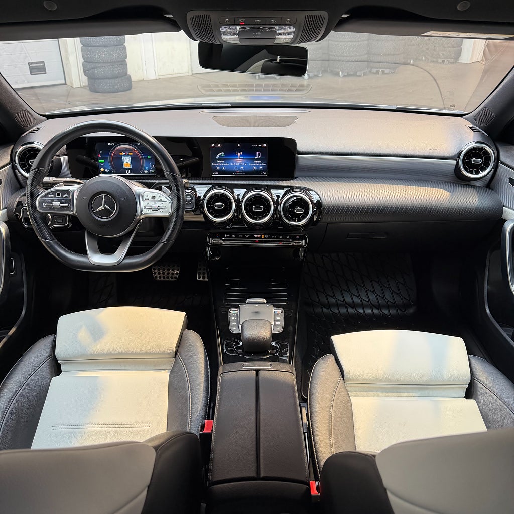 Mercedes-Benz A 250 e Sedan 8G-DCT AMG Line Backkamera 218hk