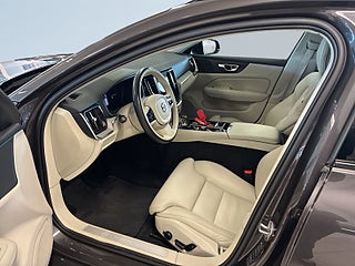 Volvo V60 PLUG-IN T6 AWD Plus Dark MOMS Drag B-kamera S&V-däck