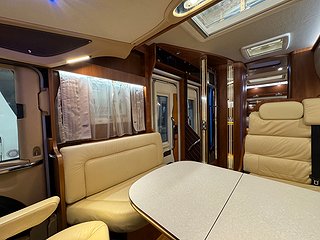 Husbil-integrerad Laika Kreos 8012 IVECO 180HK AUT 5 av 27