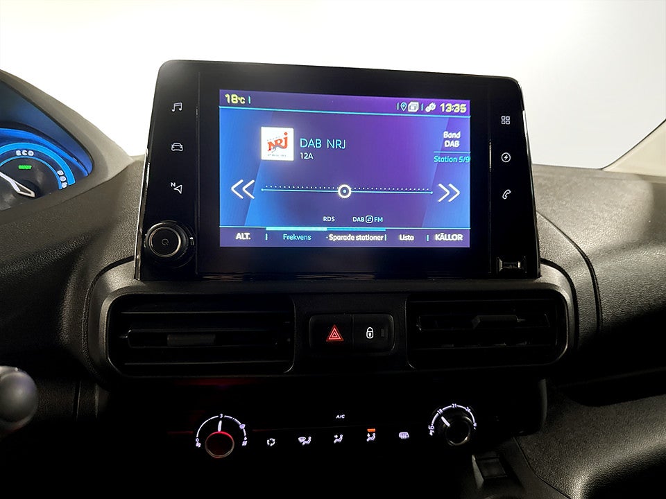 Bild på Peugeot e-Partner PRO+ 50kWh 136hk Aut L2 P-SENSORER NAVI
