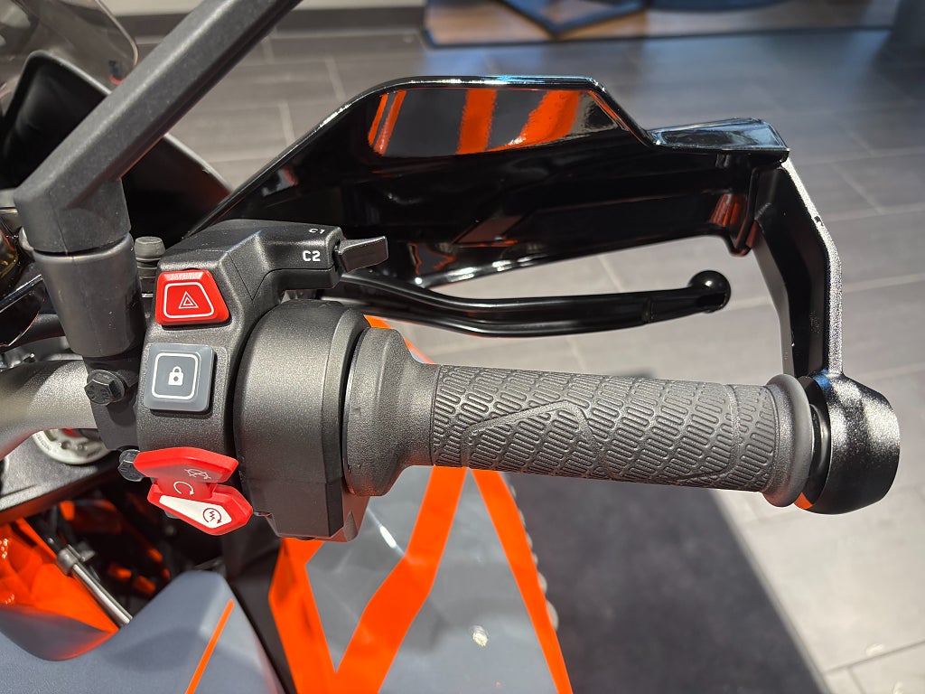 KTM 1290 Super Duke GT/Techpack/Akra/Toppbox