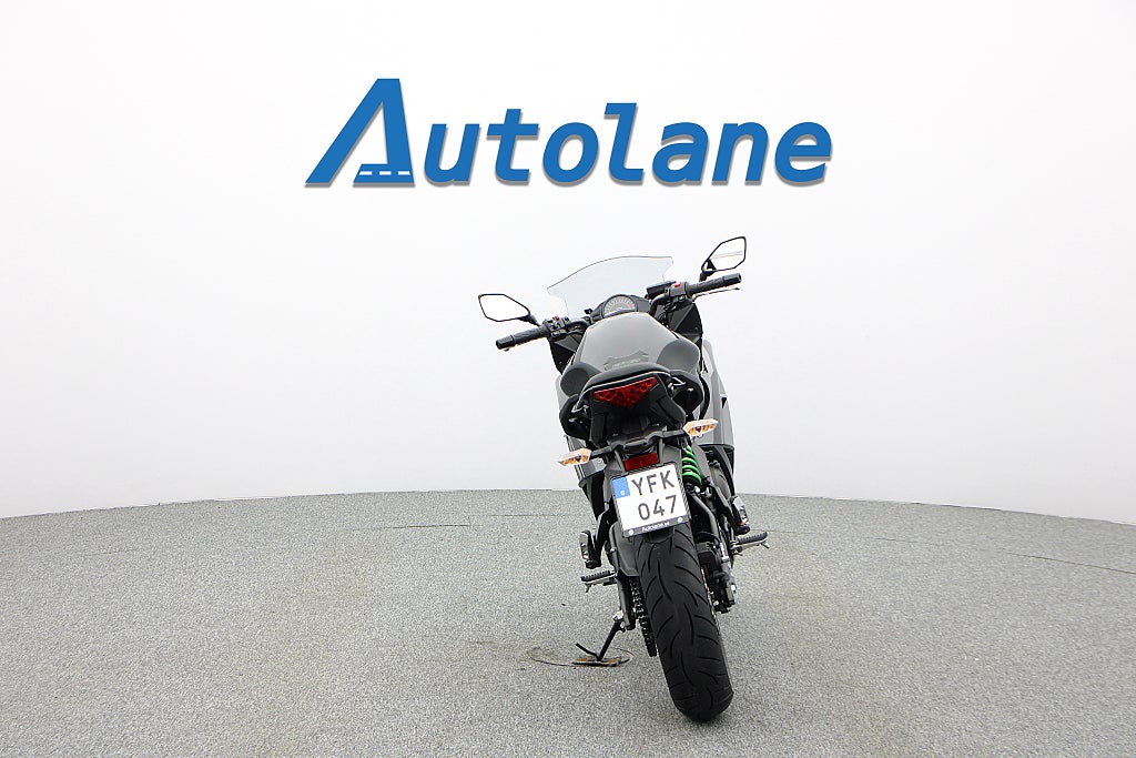 Kawasaki Ninja ER-6f *Endast 241Mil! Nyservad Nya däck