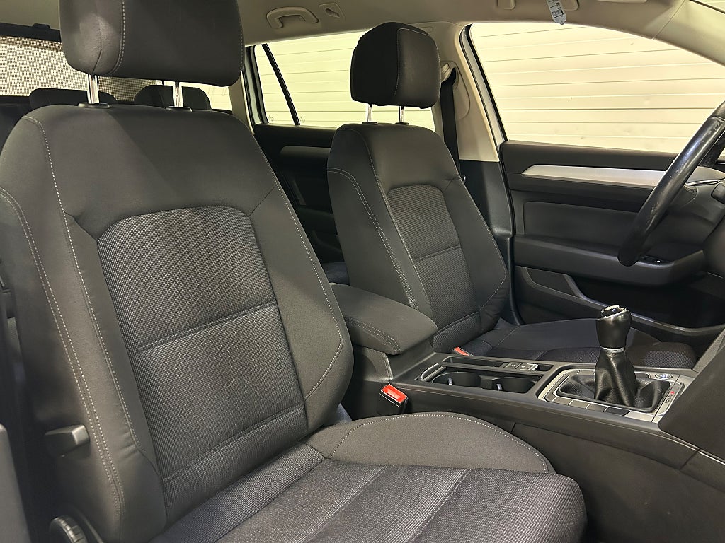 Volkswagen Passat SC 2.0 TDI 4Motion D-Värm Navi Drag P-Sen 2017