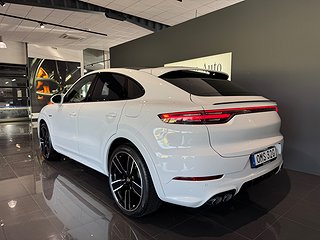 SUV Porsche Cayenne 2 av 14