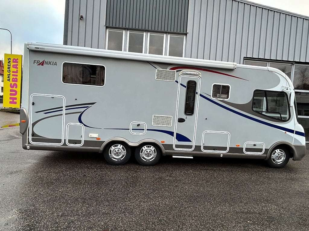 Frankia EXCLUSIVCLASS 2xAC, ALDE, WEBASTO, DRAGKROK