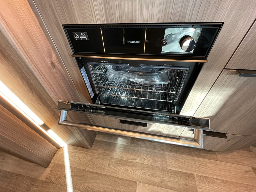 Kabe Ametist 560 XL KS /ALDE/Ugn/Micro/4 bäddar/2995kr/mån - Kabe