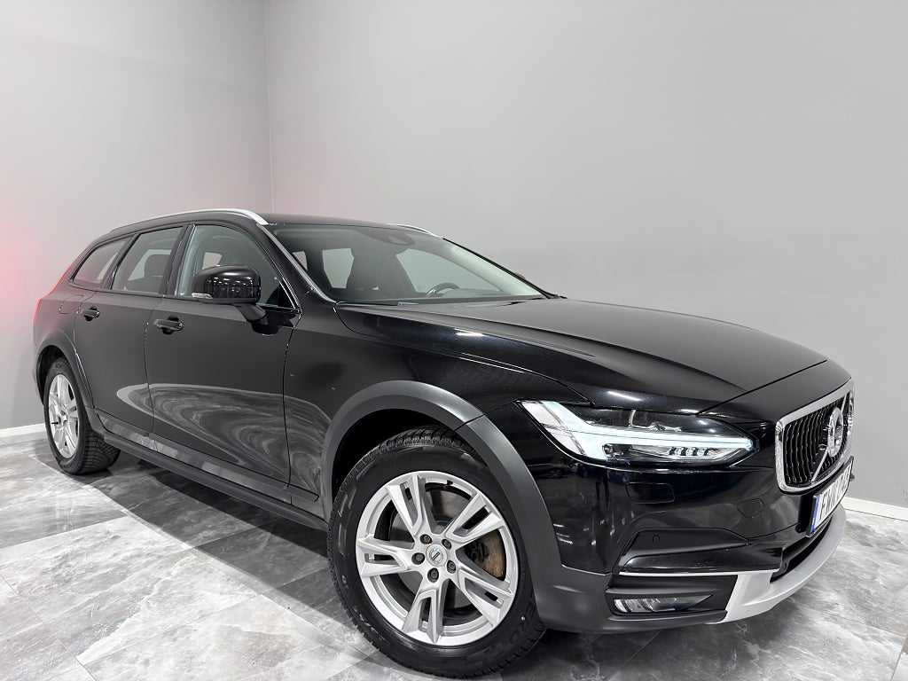 Volvo V90 Cross Country D4 AWD Inscription/Drag/GPS/Värmare/BLIS/Skinn/190HK
