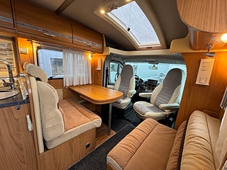 Husbil-halvintegrerad Bürstner Solano T 615 2 av 20