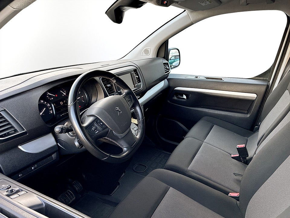 Bild på Peugeot Expert PRO+ 2.0 BHDi 145hk Aut L3 B-KAMERA