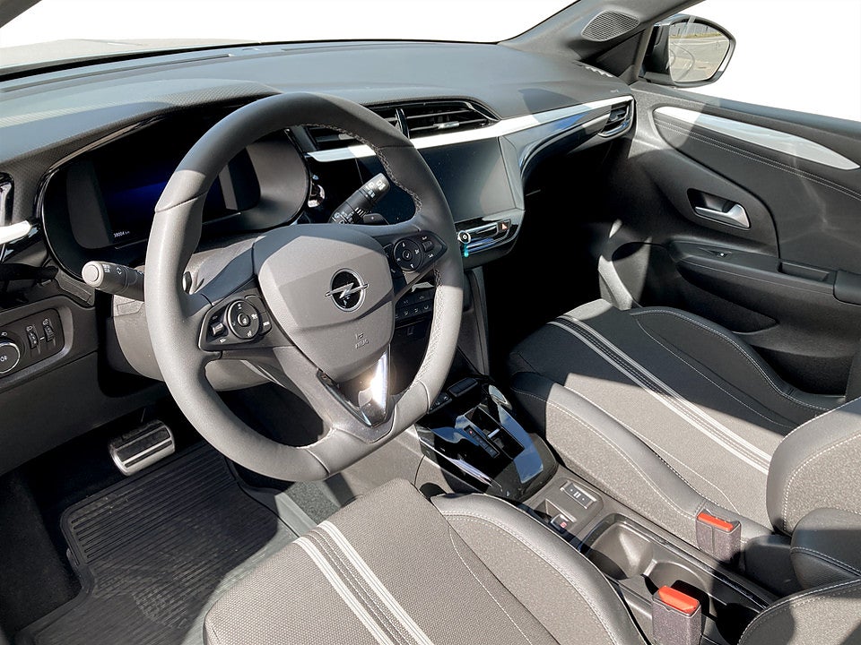 Bild på Opel Corsa GS 1.2 PT 100hk Aut SENSORER CARPLAY