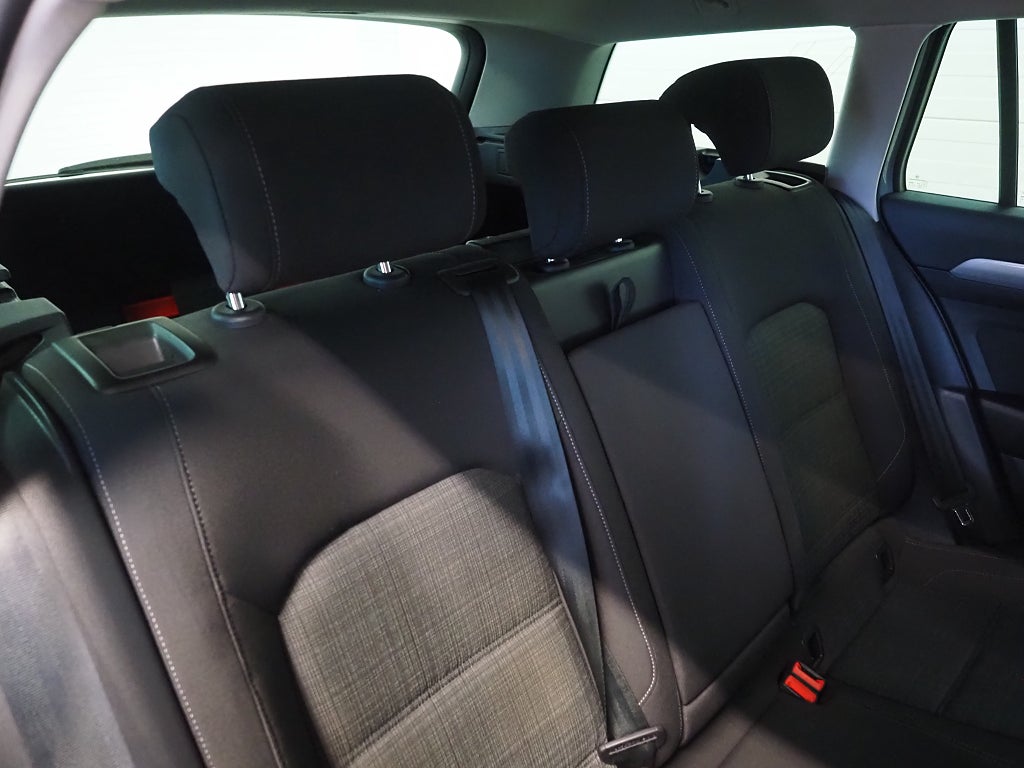 Volkswagen Passat SC 1.5 TSI 150hk DSG |Cockpit|Dynaudio|Drag|Värmare| 2022