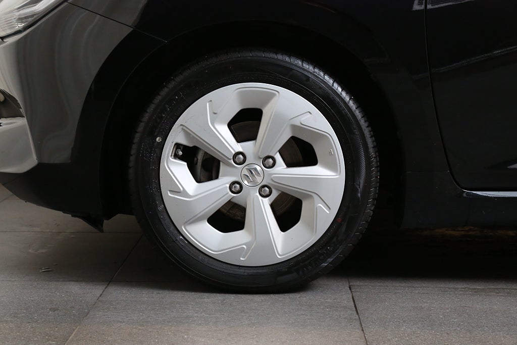 Suzuki Swift Hybrid Automat Kamera I Keyless I Navi I CarPlay I Drag 2025