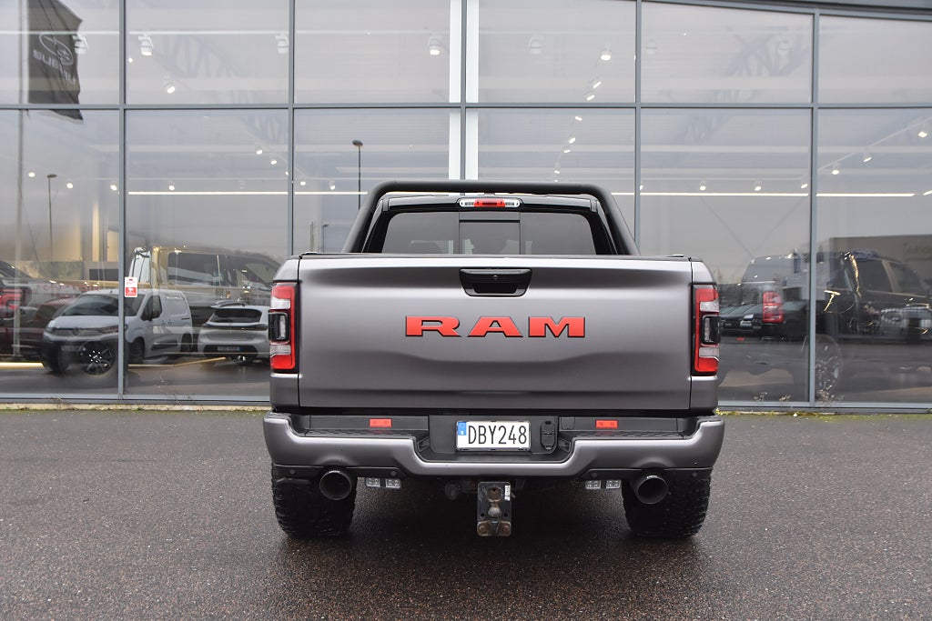 RAM 1500 Limited Crew Cab 5.7 V8 HEMI Carven avgassytem