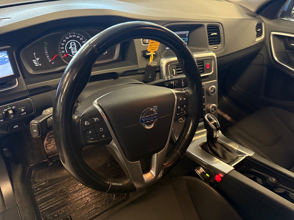 Volvo V60 2015 - miniatyr 12