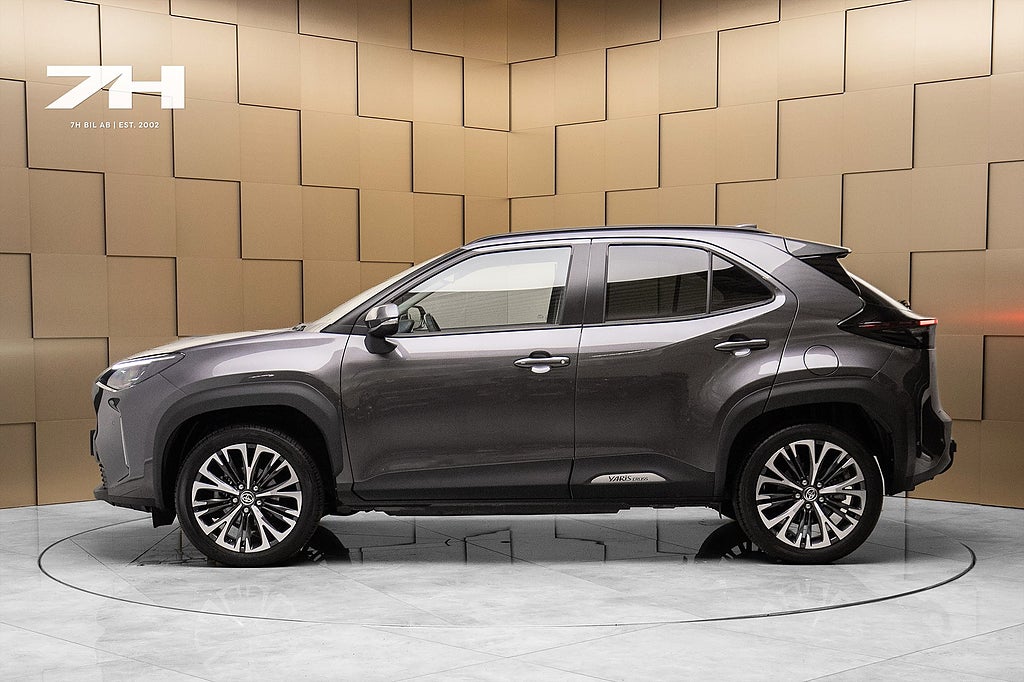 Toyota Yaris Cross Hybrid 130 AWD-i e-CVT Style / Kamera / Moms