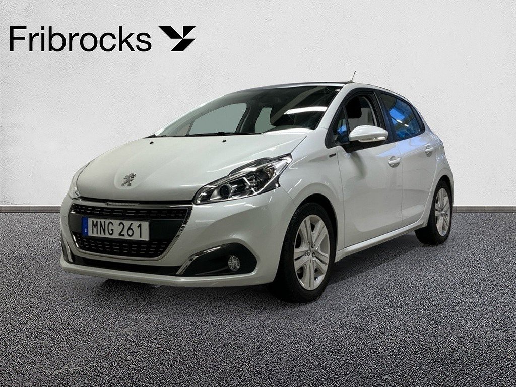 Peugeot 208 SIGNATURE 1,2 VTi 83hk Panorama/V-hjul/Farthållare/4,95% Ränta