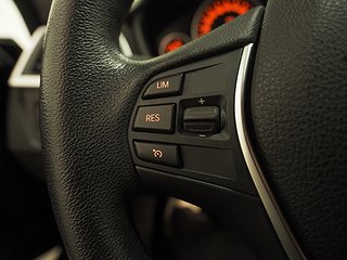Sedan BMW 320 17 av 21