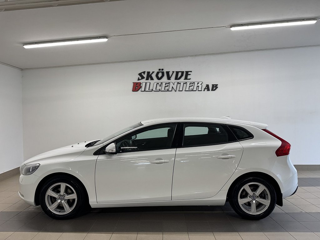 Volvo V40 D2 Kinetic Nyservad/VOC/Bluetooth/Värmare/finans