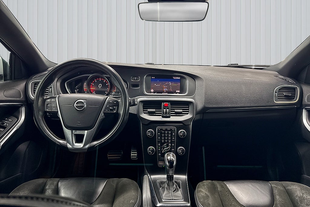 Volvo V40 2018