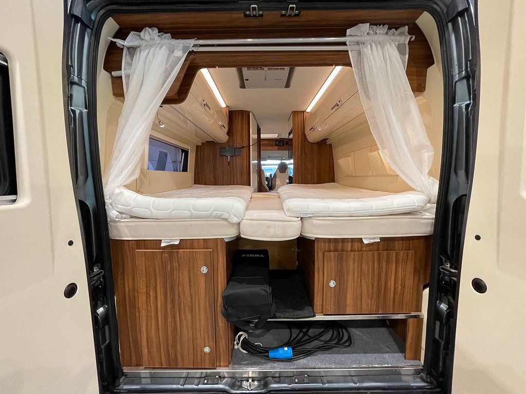 Karmann Davis 620 / AC bodel / Solcell x2/ Långbädd / 3500kg - Karmann