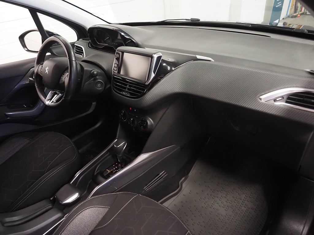 Peugeot 2008 1.2 PureTech 110hk EAT Automat