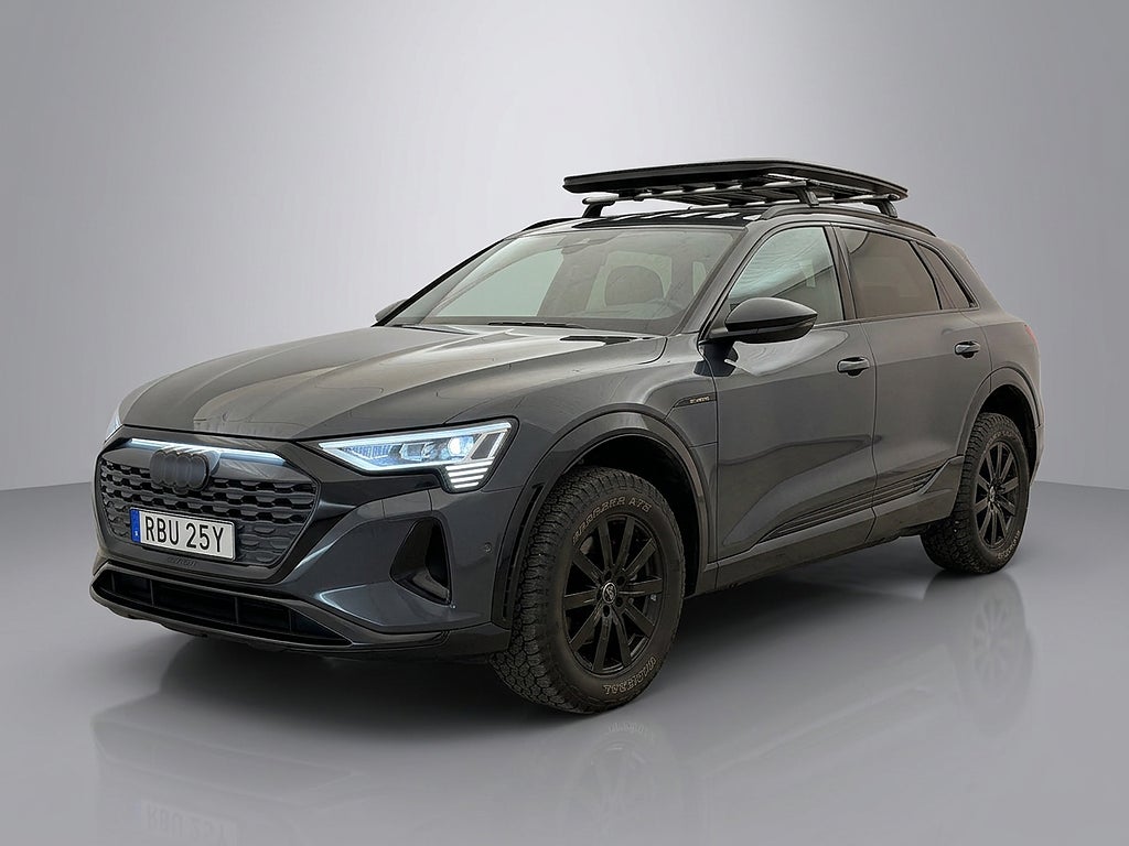 Audi Q8 55 e-tron quattro Dakar edition panorama 