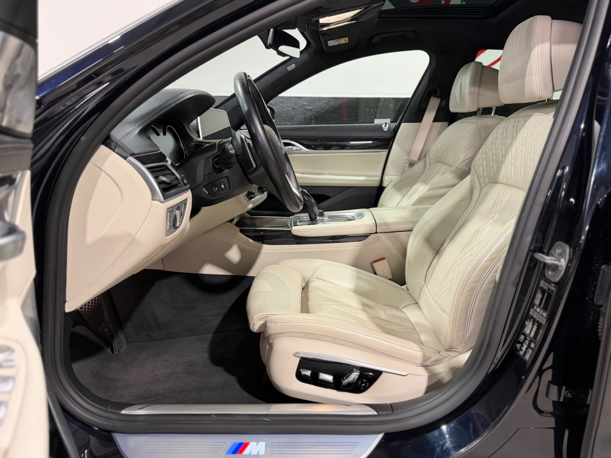 BMW 740 2016, kuva 7/47