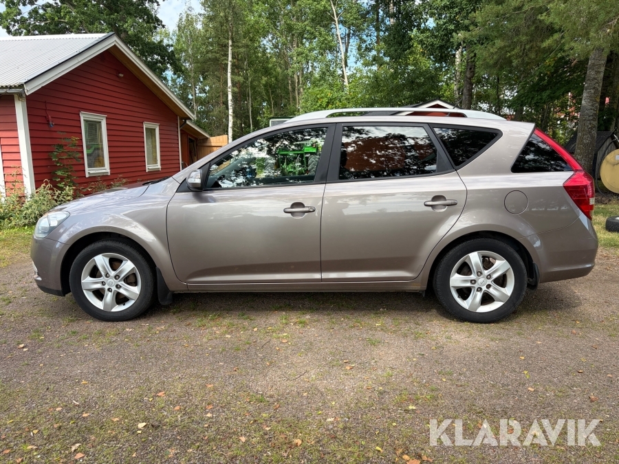 Kia Ceed 1.6 CRDi 115 2010, bild 2/10