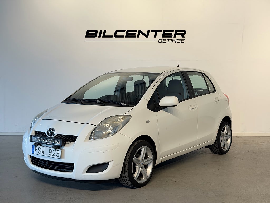 Toyota Yaris 5-dörrar 1.33 Dual VVT-i | Nyservad | P-Sensor | S&V |