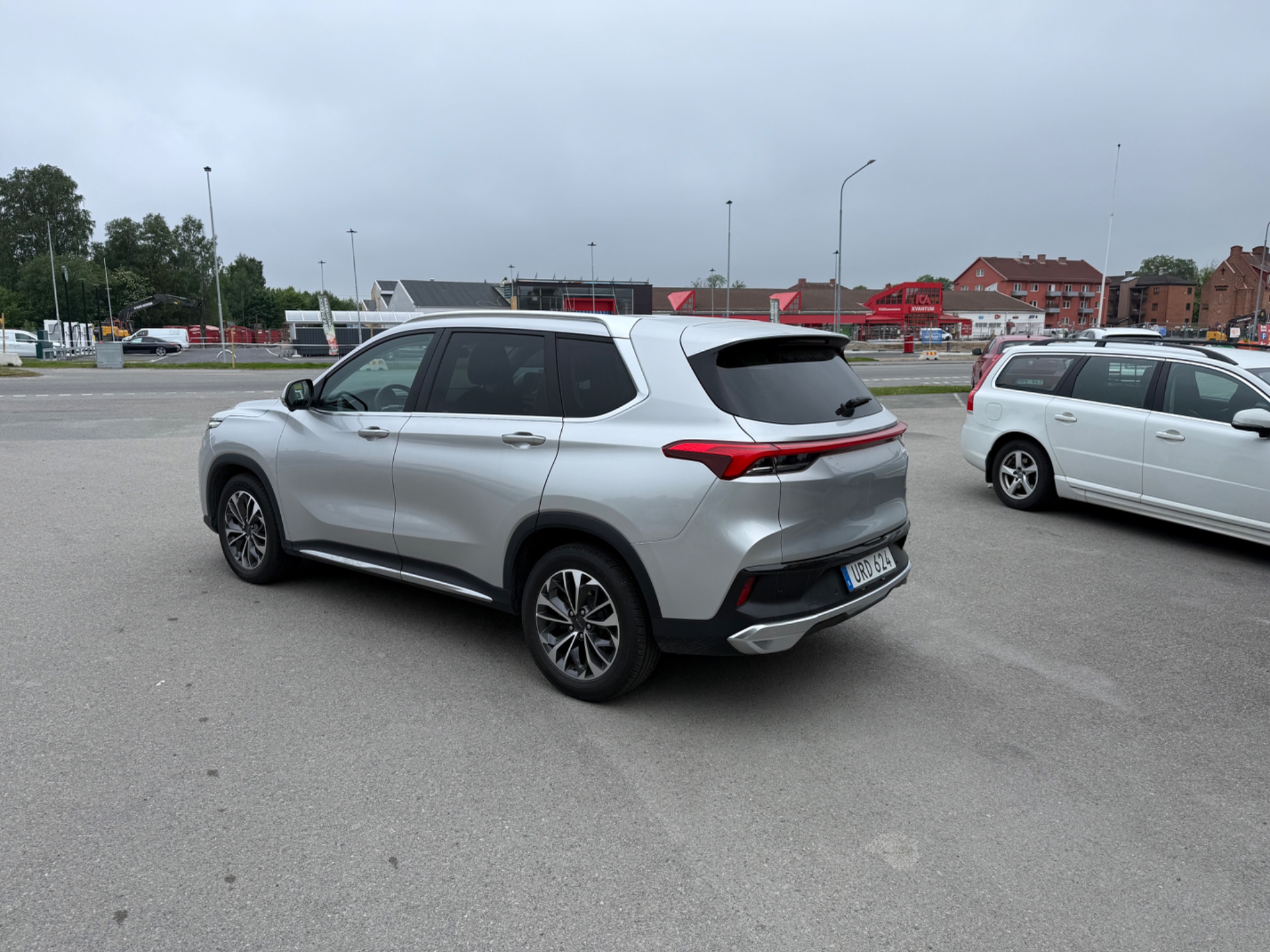 Maxus Euniq 6 70 kWh Exclusive Helläder 2022, kuva 5/34