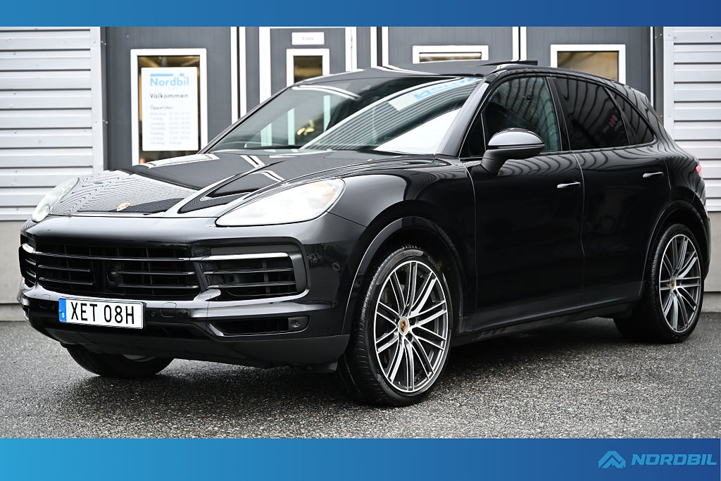 Porsche Cayenne 3.0 V6 Sport Chrono Luftfjädring Pano NVG Värmare Drag