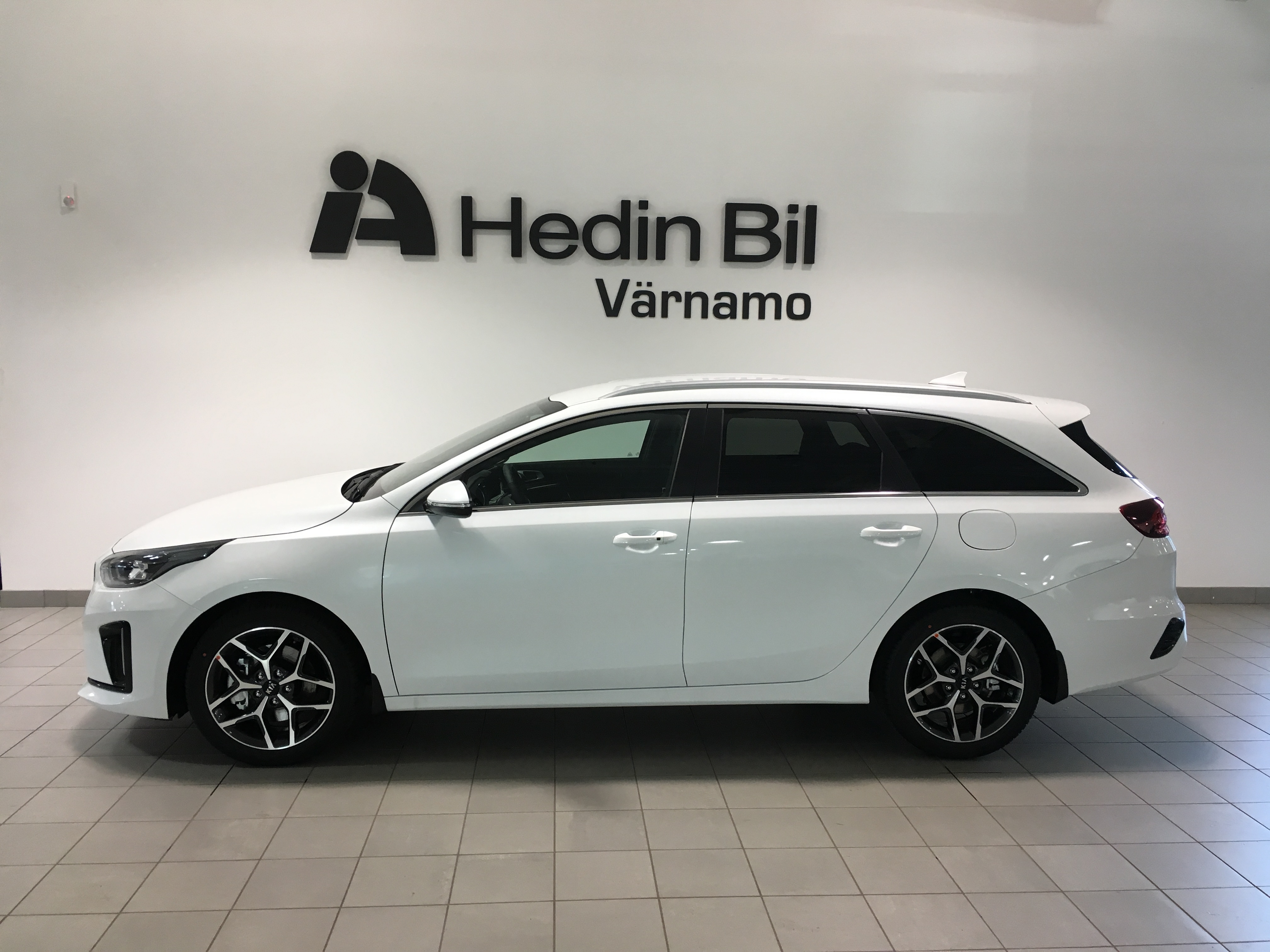 Kia Ceed 2019, kuva 2/37