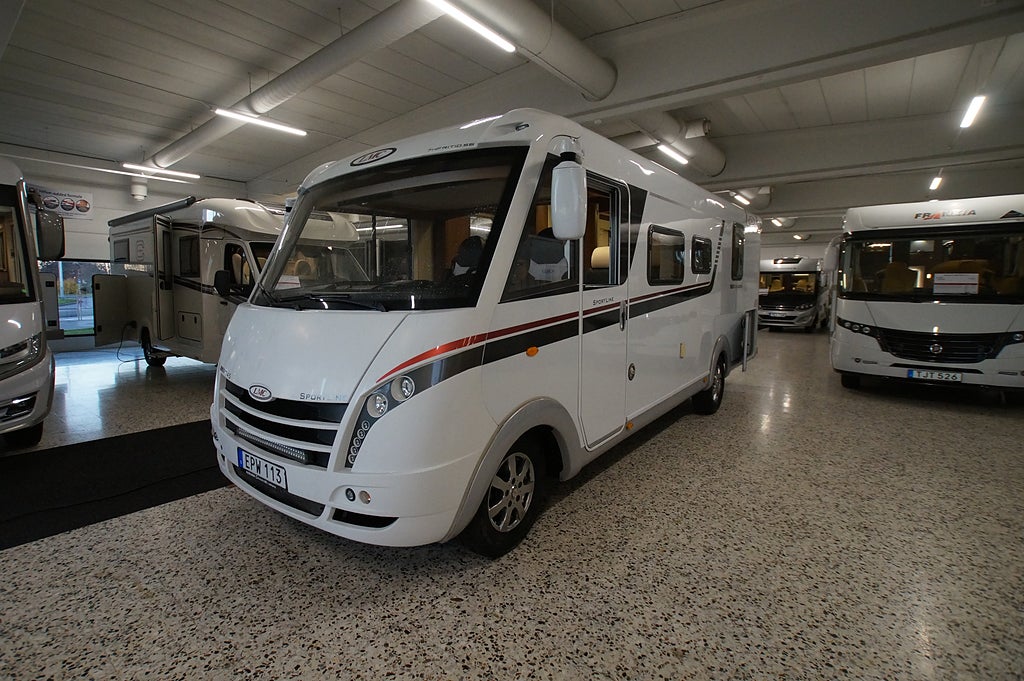 LMC I 745 Explorer