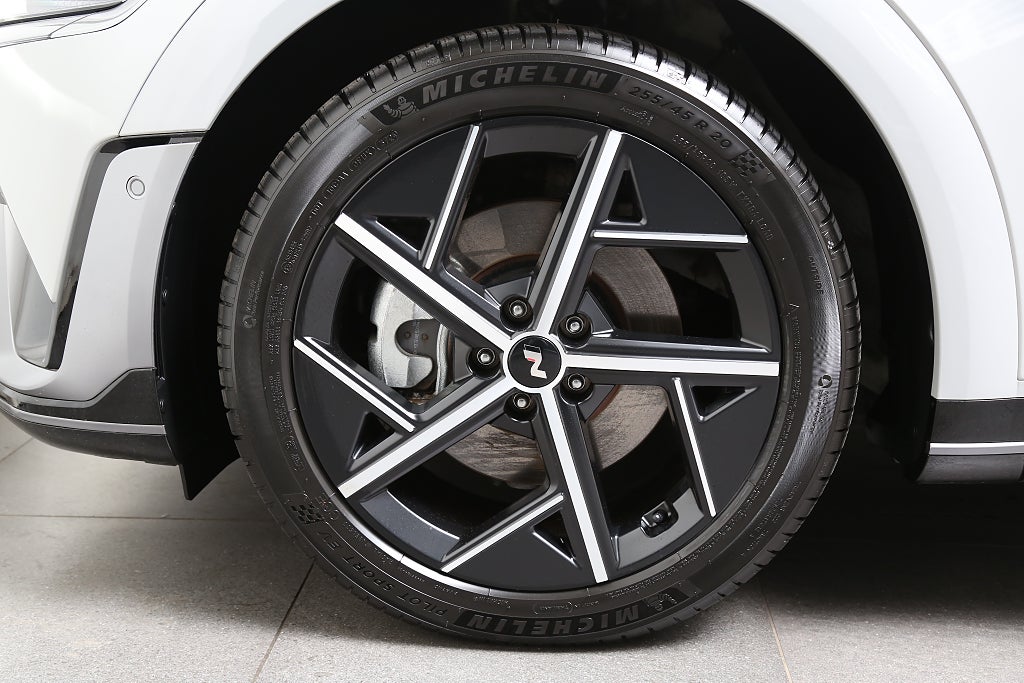 Hyundai IONIQ 5 84 kWh AWD N-Line / Soltak / Tech-paket fd. demobil 2025