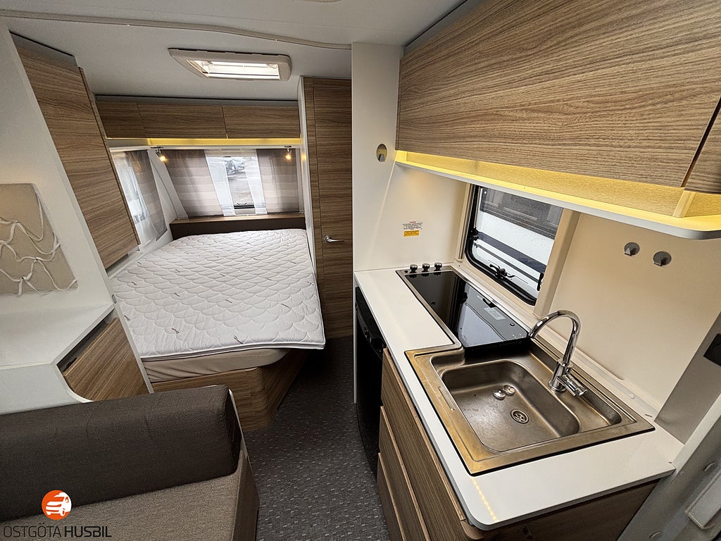 Adria ALTEA 432PX // DUBBLESÄNG // SOLPANEL // GOLVVÄRME